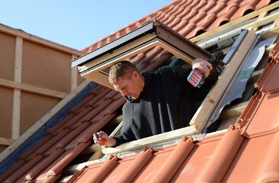 Pose de fenêtres de toit Velux à Saulvaux